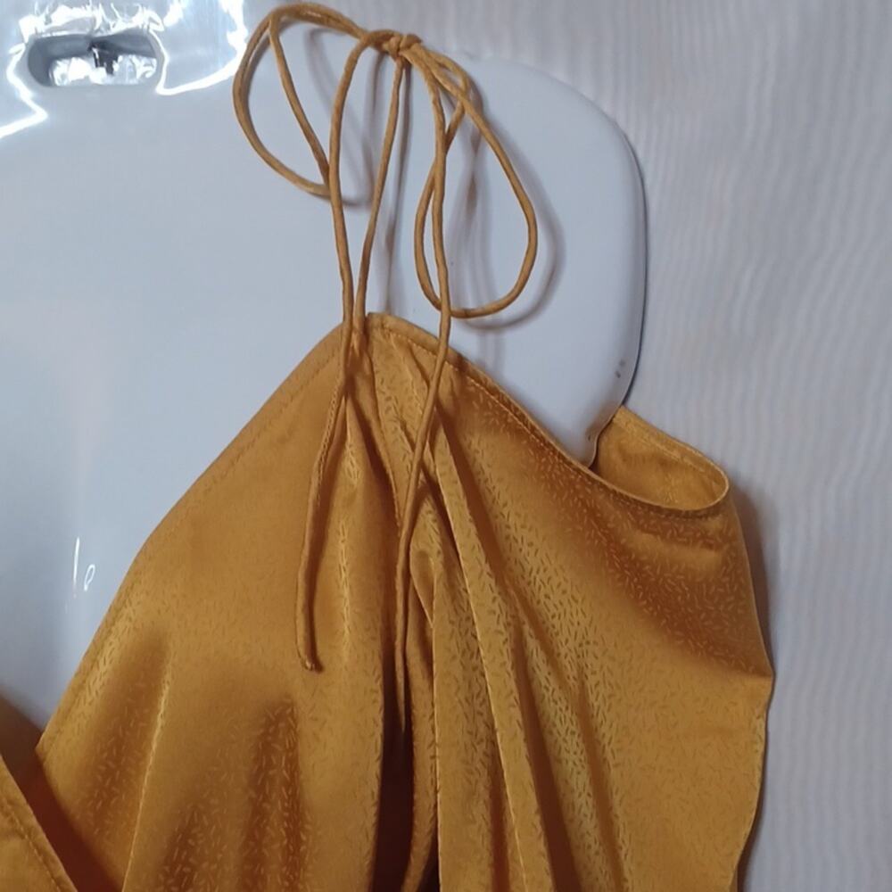 Lovers + Friends Hopless Romantic Top in Yellow. Size M - Picture 11 of 16